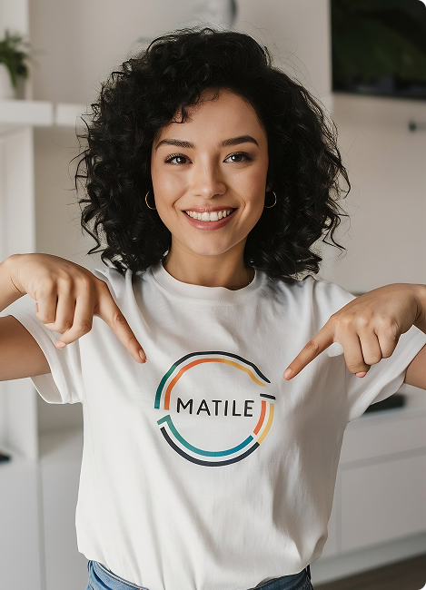 young-female-model-showing-advertisement-pointing-fingers-down-t-shirt-logo-smiling-standi 1 - Copia (2)